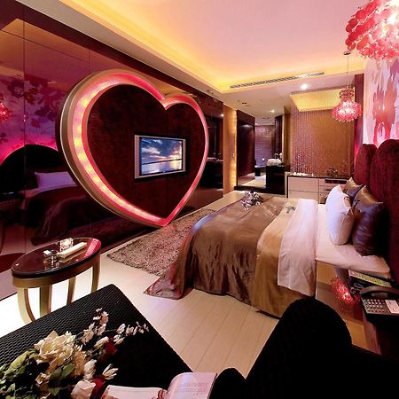 Sasha Motel Тайчжун Екстер'єр фото