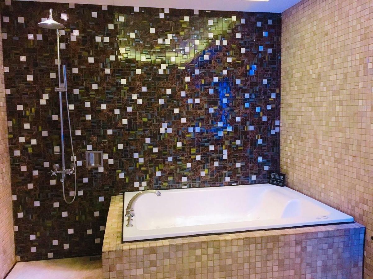 Sasha Motel Тайчжун Екстер'єр фото