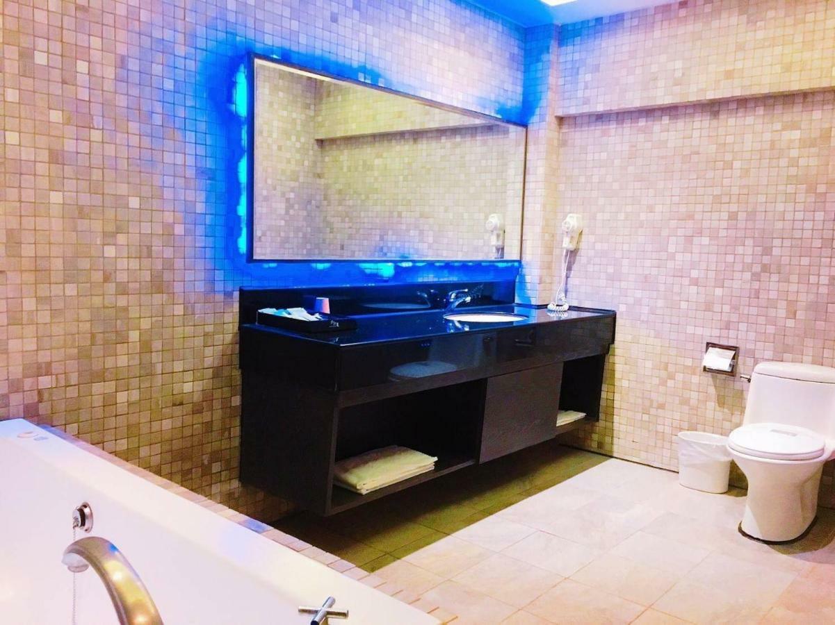 Sasha Motel Тайчжун Екстер'єр фото