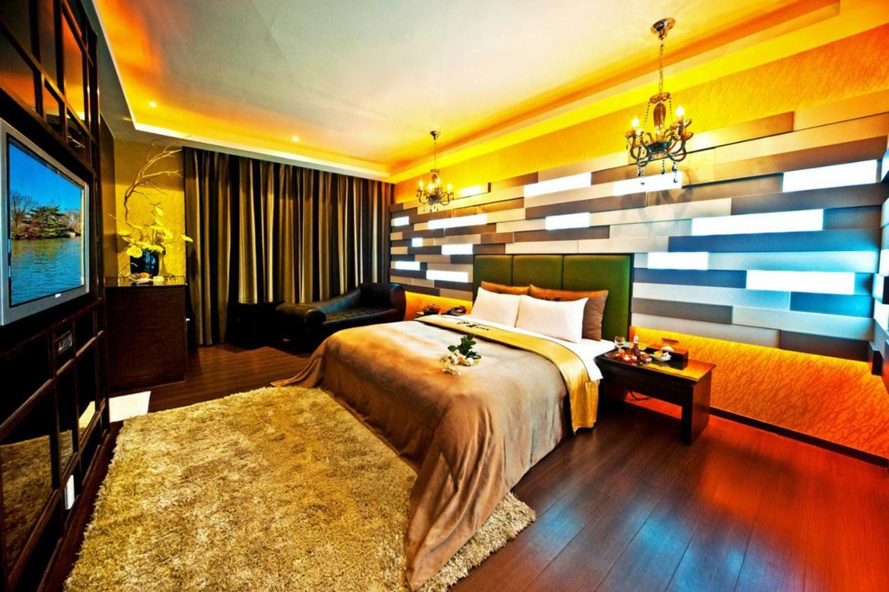 Sasha Motel Тайчжун Екстер'єр фото