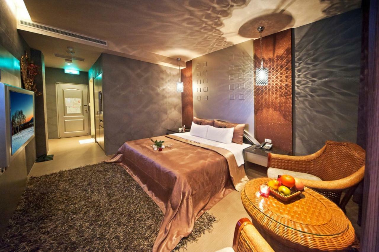 Sasha Motel Тайчжун Екстер'єр фото